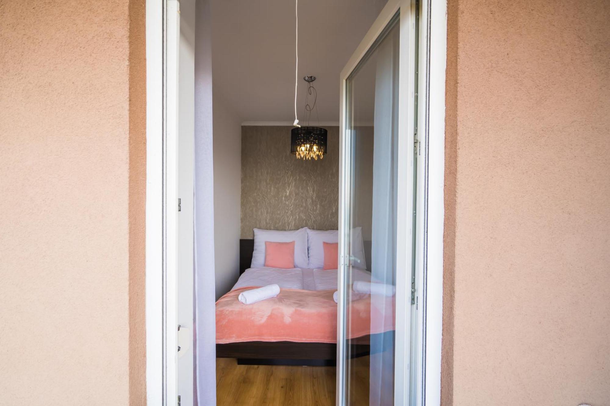 Myflat Club 218 Gold7 Wellness Siofok